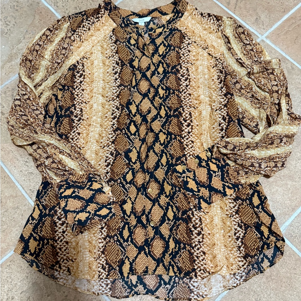 Joie Silk Snakeskin print button down sz S